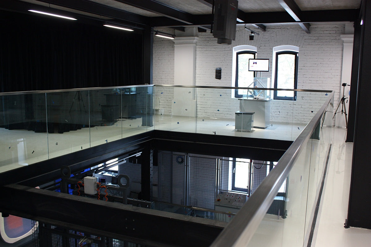 Madlo-držák skla-záslepka