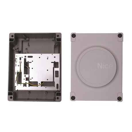 Skříňka pro elektroniku MC424/MC824H