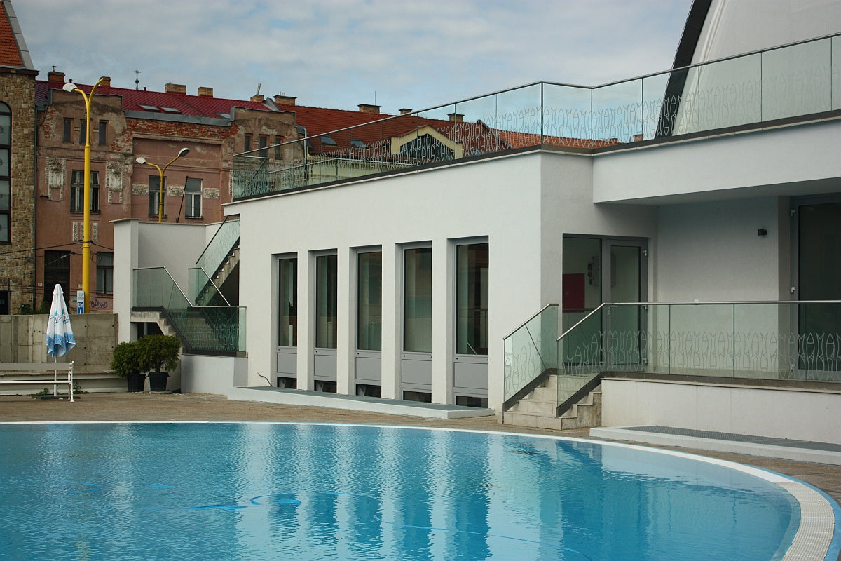 Madlo-držák skla-záslepka