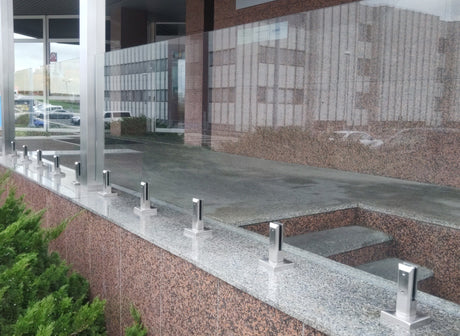 Spigot for glass